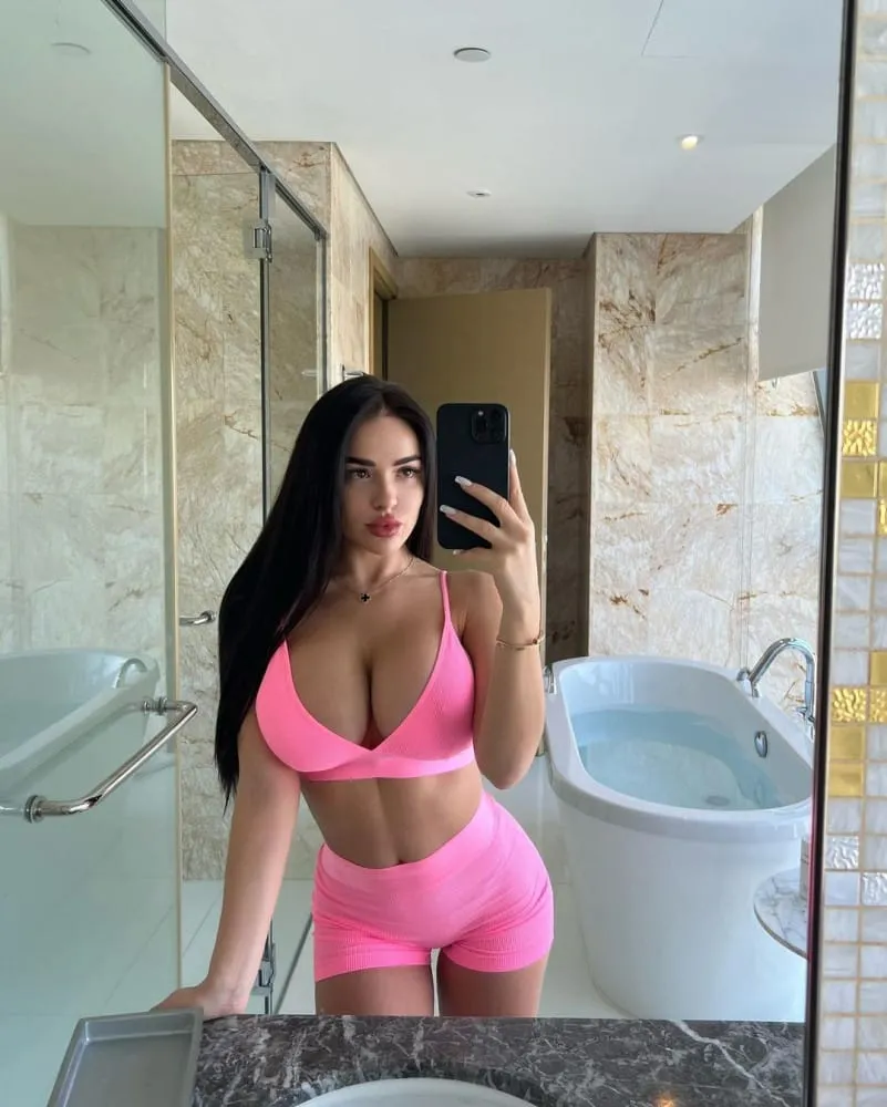 Tara - premium Russian escort